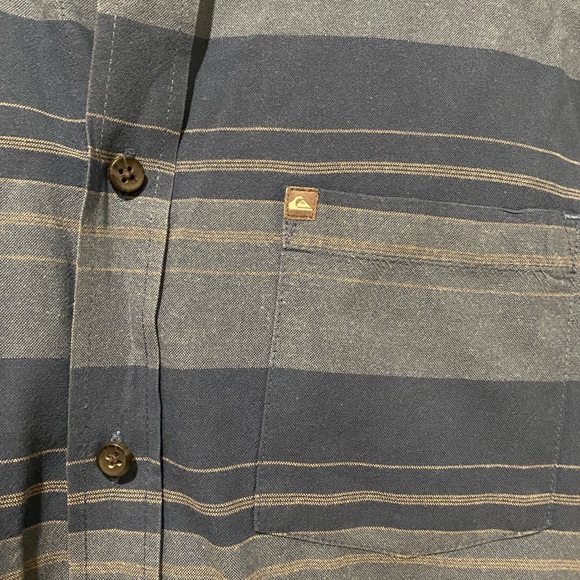 Quiksilver Modern Fit Blue Striped Men's long sleeve button up - Picture 2 of 2